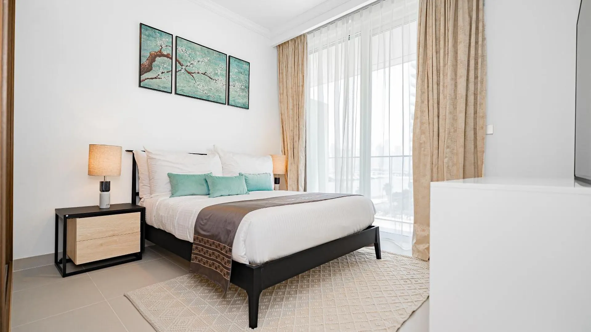 Escape24-Lux 1Br With Beach Access Emaar Beachfront Dubai United Arab Emirates