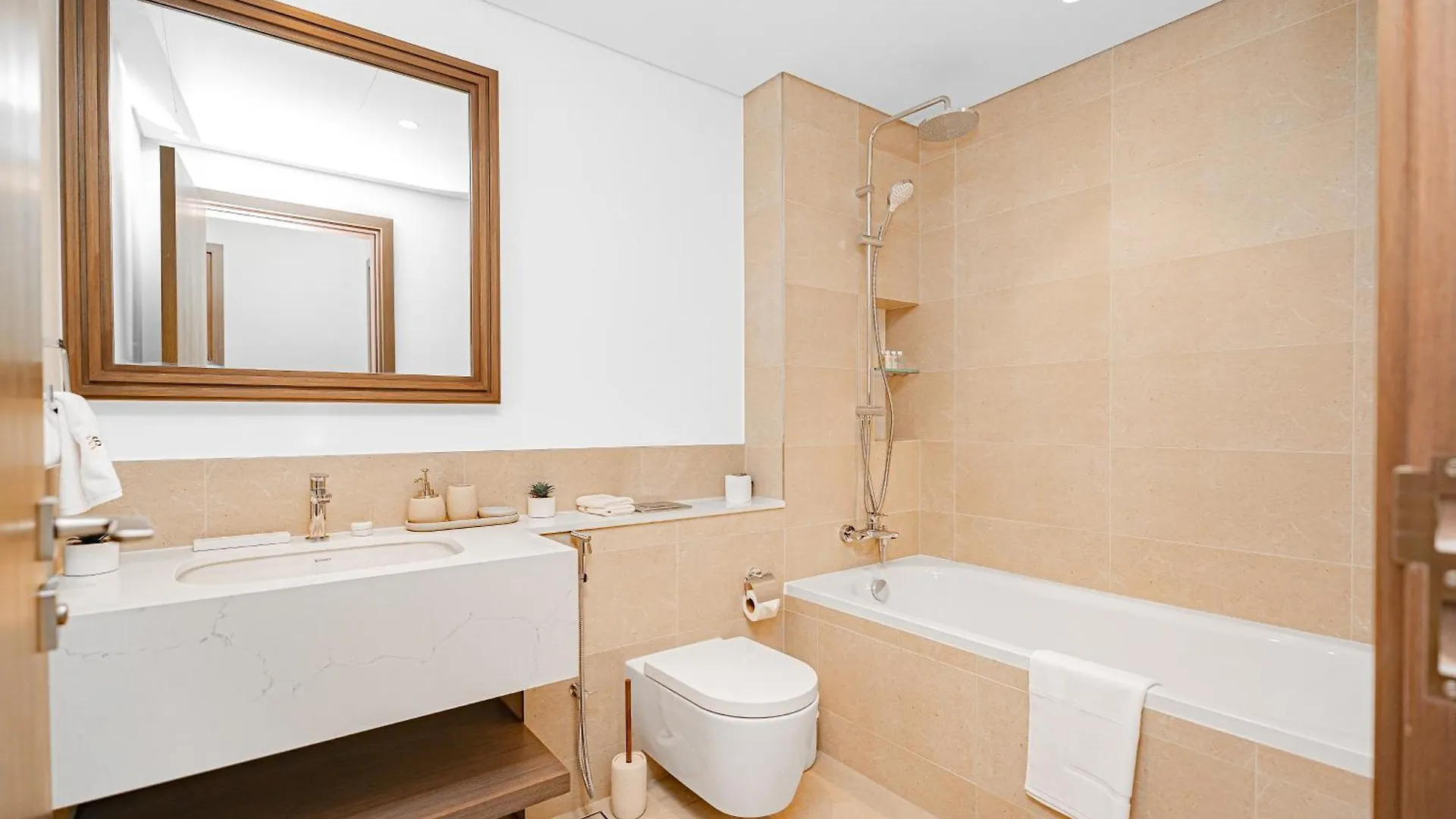 Escape24-Lux 1Br With Beach Access Emaar Beachfront Dubaj Apartmán
